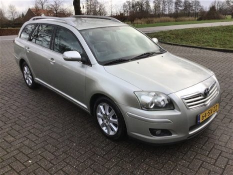 Toyota Avensis Wagon - 2.0 16V VVT-I D4 LUNA - 1