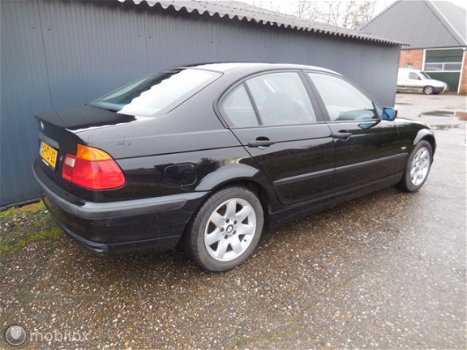 BMW 3-serie - 318i € 650, 00 - 1