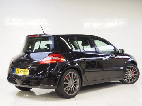 Renault Mégane - 2.0-16V T RS 225pk 5 deurs | Navigatie | 18inch | Cup Chassis | Brembo Remmen | Led - 1