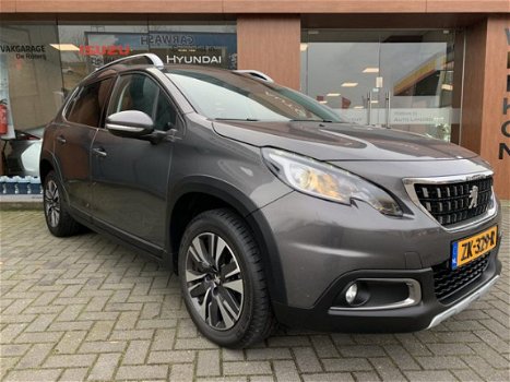 Peugeot 2008 - Allure 1.2-110pk - Apple Carplay, panoramadak, half leder - 1