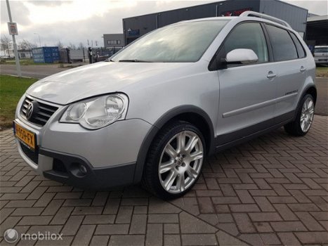 Volkswagen Polo - 1.6-16V Cross - 1