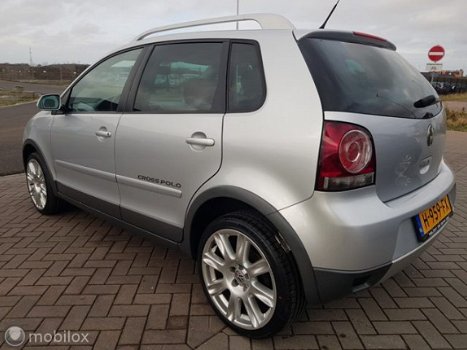 Volkswagen Polo - 1.6-16V Cross - 1