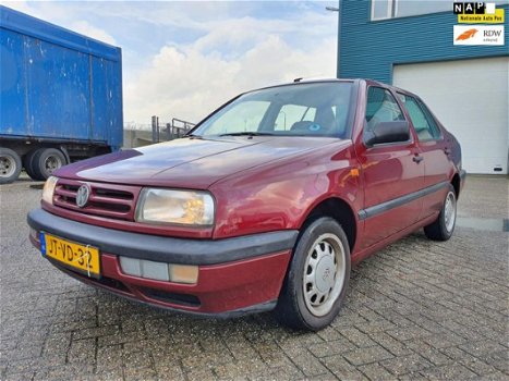 Volkswagen Vento - 1.8 CL Koppeling matig export - 1