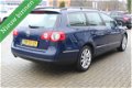 Volkswagen Passat Variant - 1.6 FSI Comfortline/ Acc/ Cruise 17inch - 1 - Thumbnail