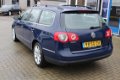 Volkswagen Passat Variant - 1.6 FSI Comfortline/ Acc/ Cruise 17inch - 1 - Thumbnail