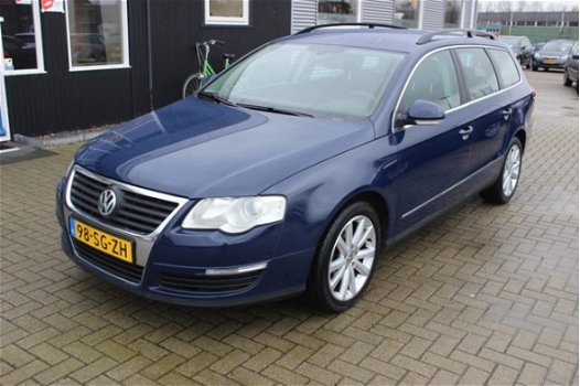 Volkswagen Passat Variant - 1.6 FSI Comfortline/ Acc/ Cruise 17inch - 1