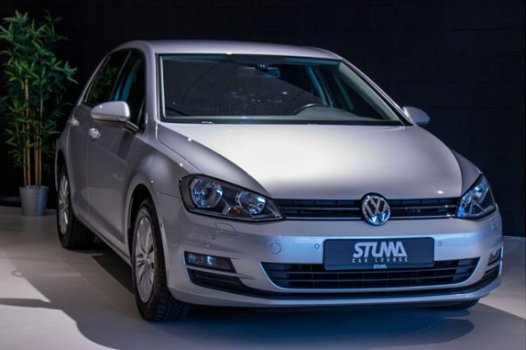 Volkswagen Golf - 7 1.2 TSI BlueMotion Tech | 2 x PDC | 2 Zone Climate | Stoelverwarming | MP3 | Aut - 1