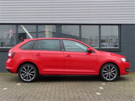 Skoda Rapid Spaceback - 1.2 TSI Greentech Edition Navigatie | pano dak | 17 inch - 1