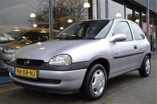 Opel Corsa - 1.2i-16V Strada | Stuurbekrachtiging | Radio/CD | 68.658 km | - 1