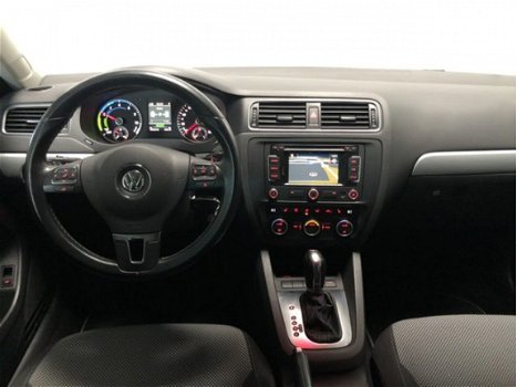 Volkswagen Jetta - 1.4 TSI Hybrid Highl. aut. XENON-LED/NAVI/17INCH/PRIVACY/STOELVERW/PDC - 1