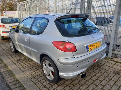 Peugeot 206 1.6i 16v Quicksilver - 2