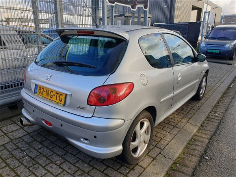 Peugeot 206 1.6i 16v Quicksilver - 3