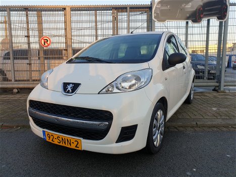 Peugeot 107 1.0 2011 5 deurs airco - 1