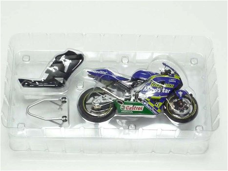 1:12 Minichamps Honda RC211V Moto GP 2004 Sete Gibernau #15 - 2