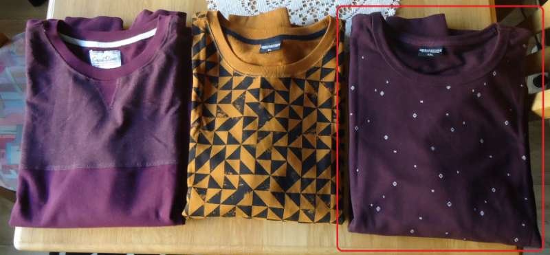 Nieuwe donkerbruine sweater met witte print (maat: XXL). - Afbeelding 3