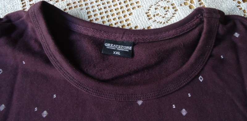 Nieuwe donkerbruine sweater met witte print (maat: XXL). - Afbeelding 8