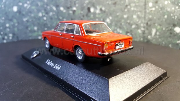 Volvo 144 oranje 1:43 Atlas - 2