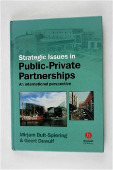 Strategic issues in public-private partnerships. An international perspective (2 foto's) - 0
