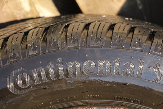 4 x Continental WinterContact 185/60 R15 84T + stalen velgen - 6