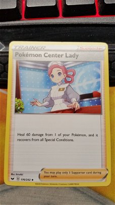 Pokemon Center Lady  176/202    Sword & Shield