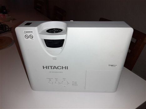 Hitachi beamer - 1
