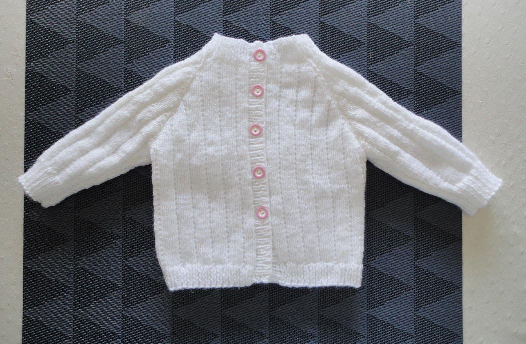 038 wit baby truitje voor ca. maat 56 - nr. 1