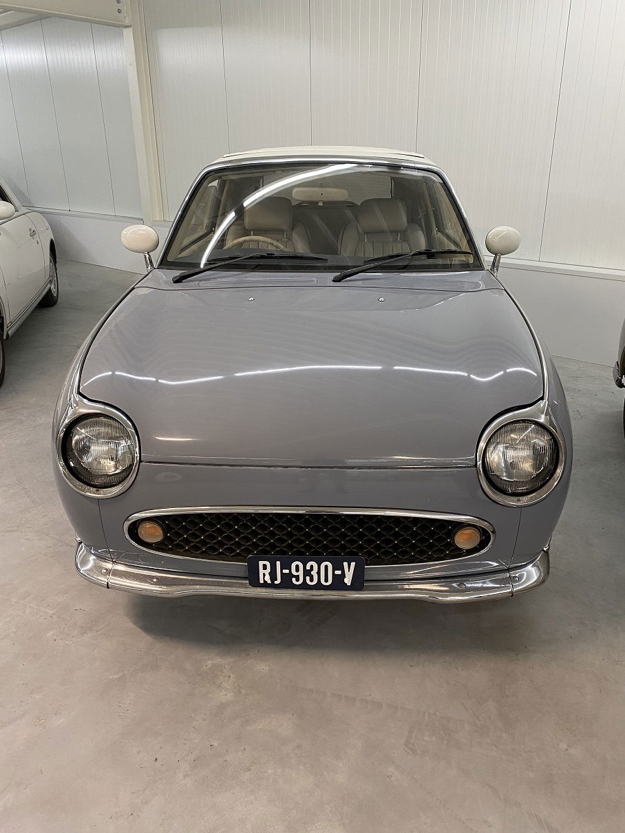 geimporteerd uit Japan is deze roestvrije Nissan Figaro - nr. 1