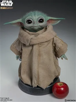 Sideshow The Mandalorian The Child Life-Size Baby Yoda - 7