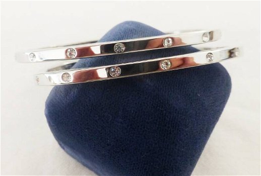 Twee perfecte armbanden met strass - 3
