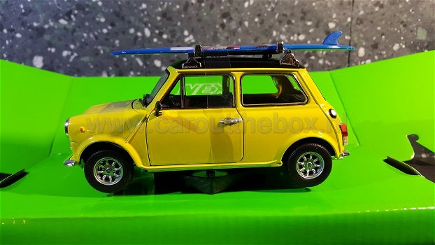 Mini Cooper 1300 + surfplank 1:24 Welly - 5