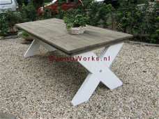 Tuintafel van steigerhout op maat gemaakt.