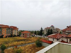 Een gemeubileerd appartement met zeezicht in Aheloy (Bulgarije)