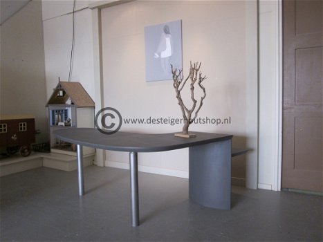 Tafel op maat gemaakt. - 2