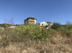 Perceel grond met bouwvergunning en geweldig uitzicht op zee (Bulgarije)