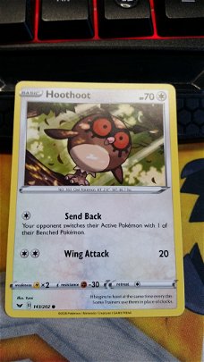 Hoothoot  143/202  Common Sword & Shield