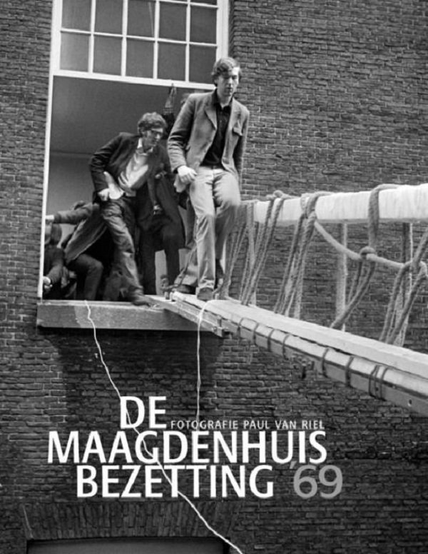 DE MAAGDENHUISBEZETTING '69 - fotoboek van Paul van Riel - nr. 1
