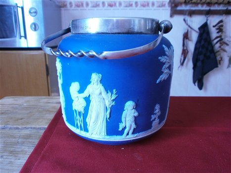 Wedgwood jasperware in cobalt blue biscuit jar met zilveren handvat - 1