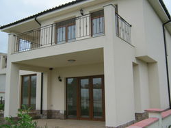 Nieuwbouw woning met 2 verdiepingen op slechts 15 km van Sunny Beach!