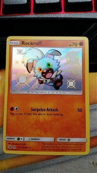 Rockruff SV23/SV94 Shiny Rare S & M Hidden Fates - 0