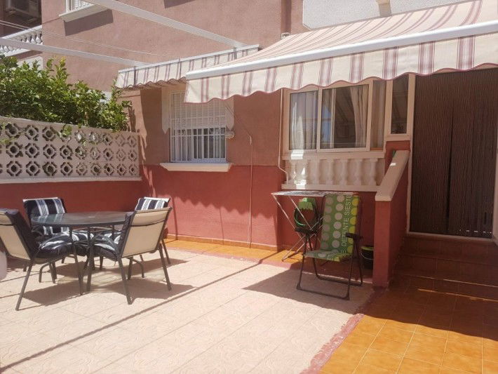 Appartement op de begane grond met een groot terras - nr. 1