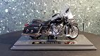 Harley Davidson Road king Classic 2001 1:18 Maisto - 0 - Thumbnail