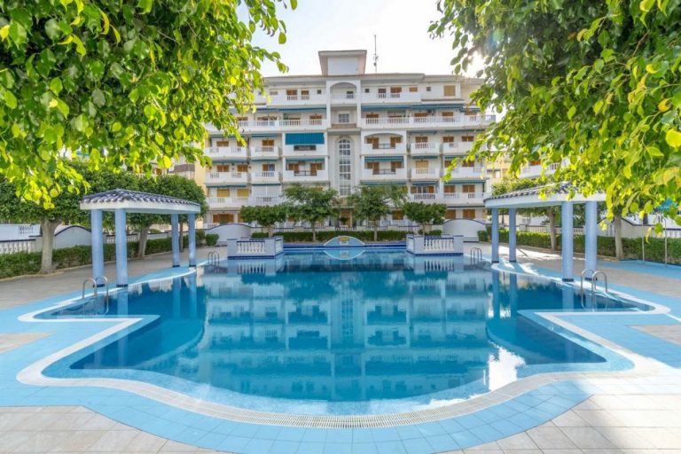 Uw eigen Appartement in LA MATA aan zwembad en bij zandstrand - nr. 1