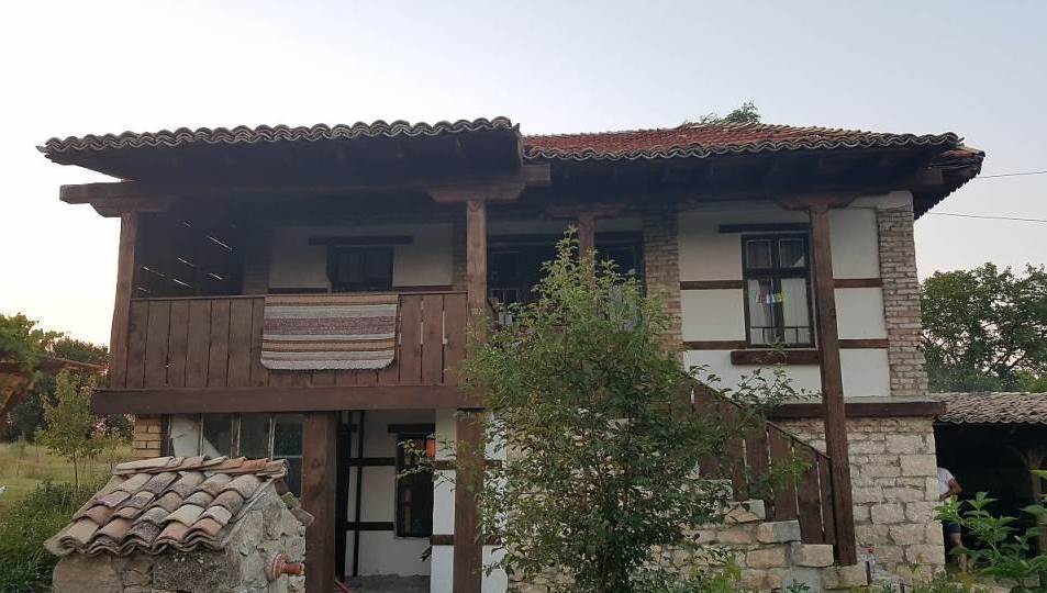 Een gerenoveerde rustieke woning slechts 40 km van de badplaats Varna - Afbeelding 4