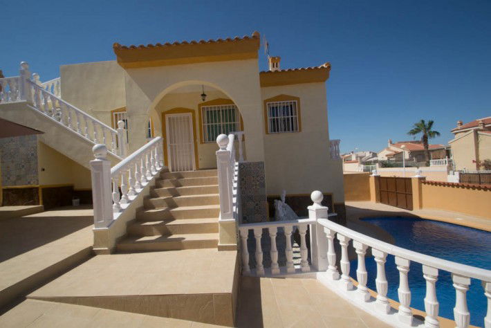Vrijstaande villa met een zeer exotisch ontwerp aan de Costa Blanca - nr. 1