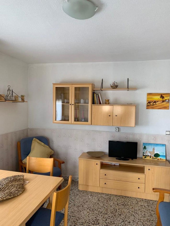 Ruim appartement op de tweede verdieping - Afbeelding 2