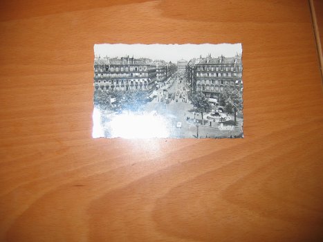 Briefkaart Parijs Avenue de L'Opera Gelopen - 0