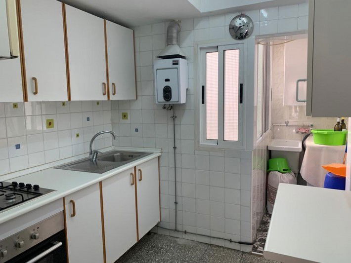 Appartement op de derde verdieping gelegen op slechts 100 meter van het strand - Afbeelding 4