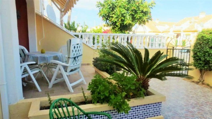Duplex met drie verdiepingen gelegen in Nueva Torrevieja - Afbeelding 2
