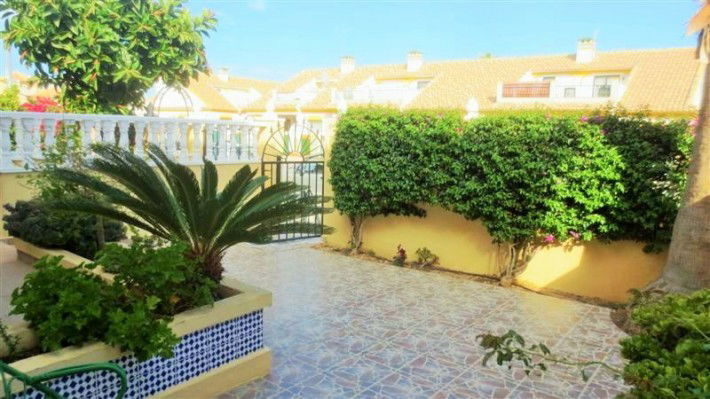 Duplex met drie verdiepingen gelegen in Nueva Torrevieja - Afbeelding 3
