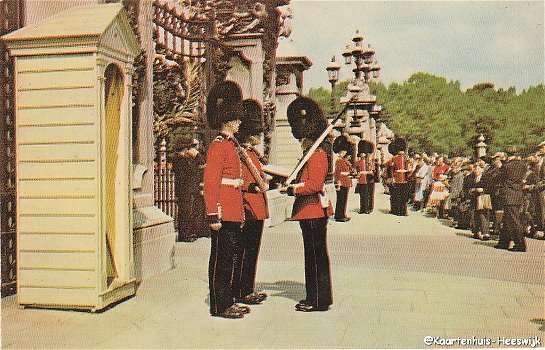 Engeland Changing the Guard at Buckingham Palace, London - 0